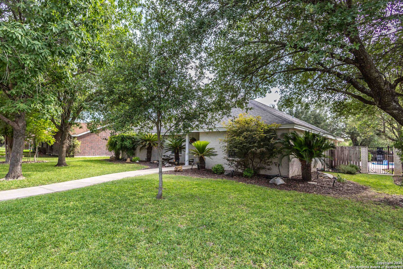 Uvalde, TX 78801,633 Sunrise Ave