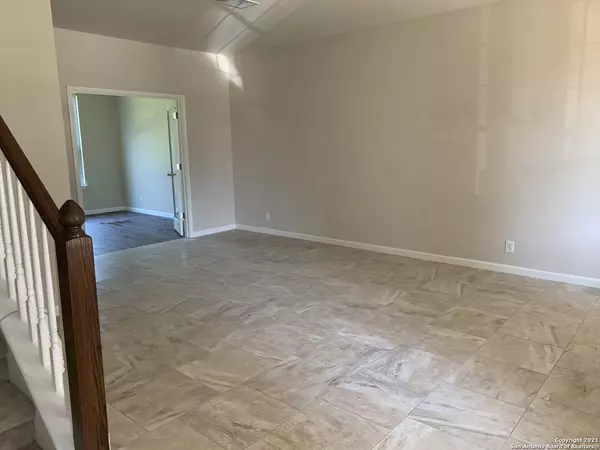Helotes, TX 78023,8711 Redwood Bend