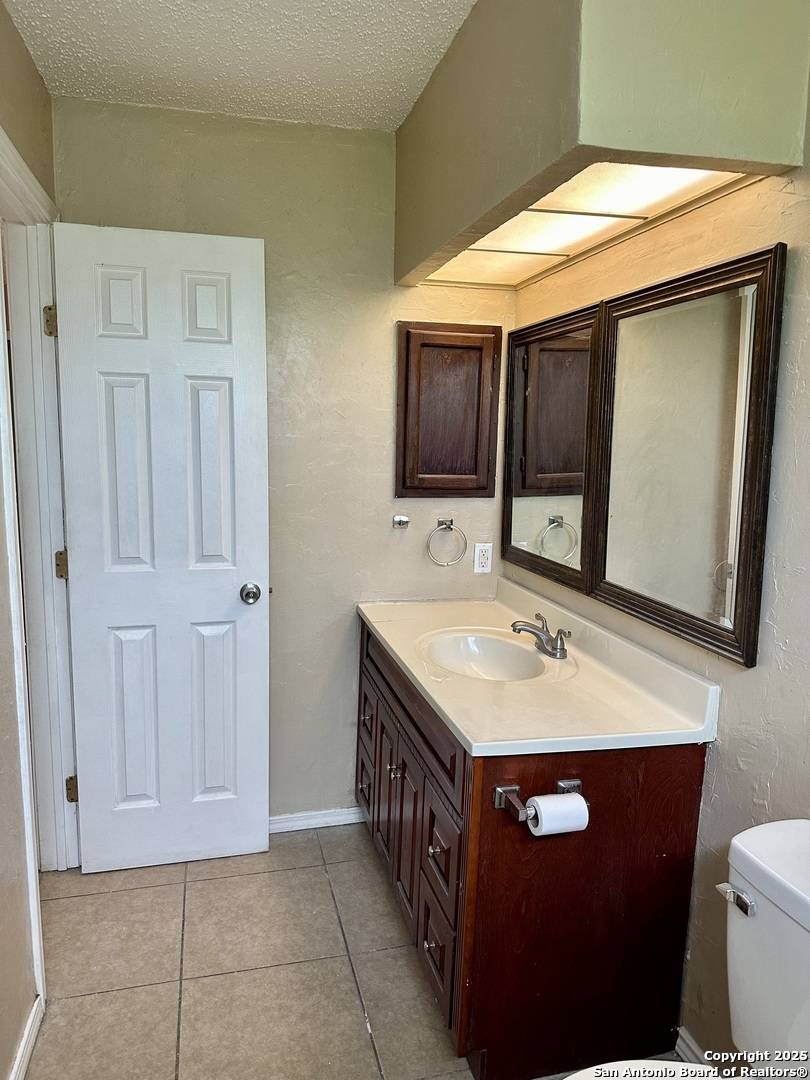 10531 Starcrest, San Antonio, TX 78217
