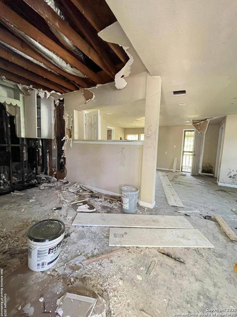 San Antonio, TX 78211,726 Price