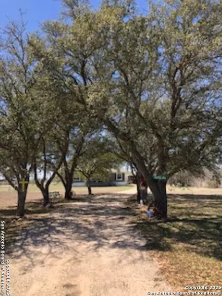 1188 HAECKERVILLE RD, Cibolo, TX 78108-3977