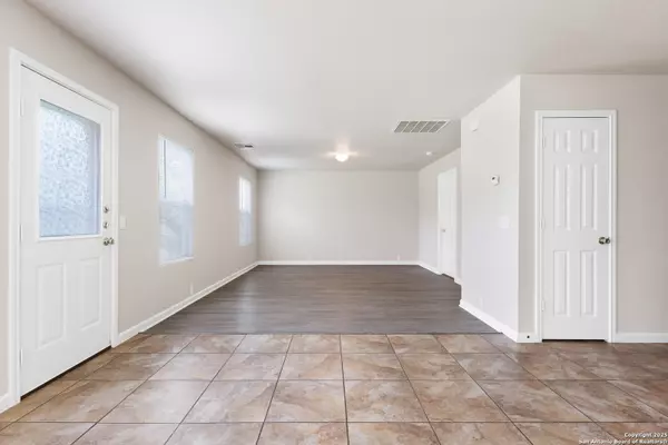 Schertz, TX 78108-2273,5125 BROOKLINE