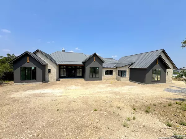 985 Malbec Loop, Canyon Lake, TX 78133