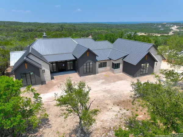 Canyon Lake, TX 78133,985 Malbec Loop