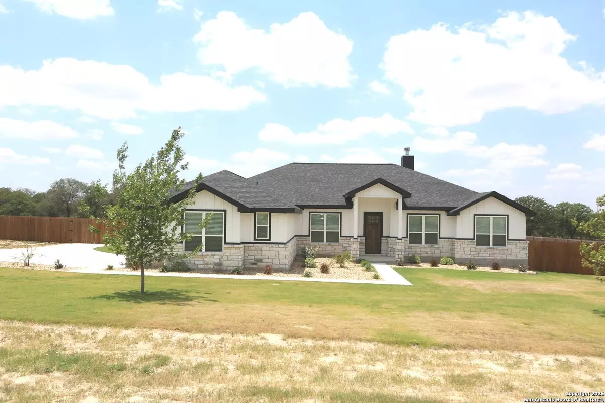 La Vernia, TX 78121,109 HONDO DRIVE