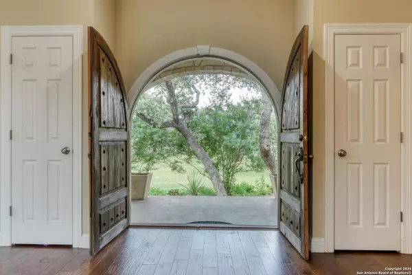 Boerne, TX 78006,106 Lake Blvd