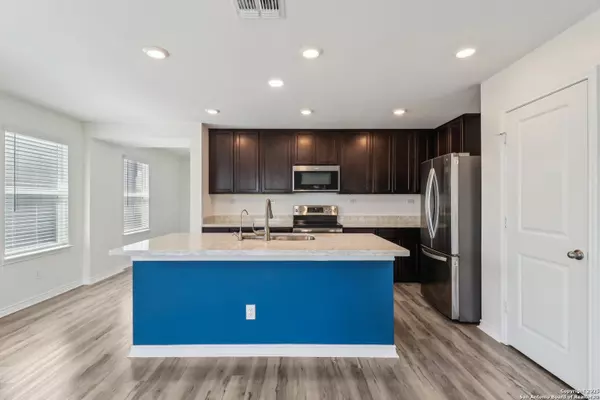 Converse, TX 78109,9321 Devils River