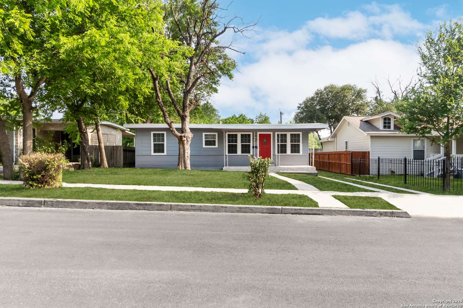 114 Oxford, San Antonio, TX 78213