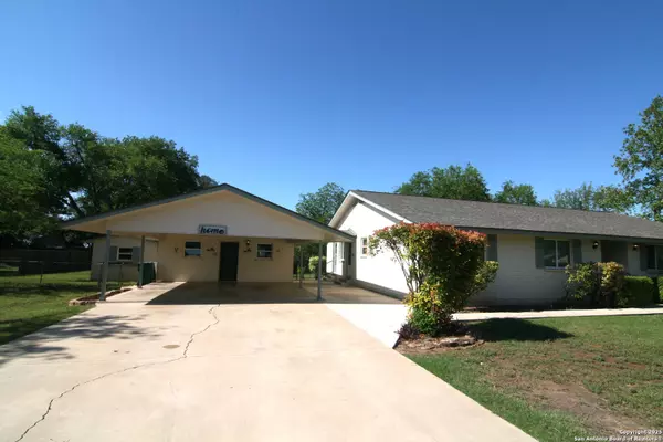Castroville, TX 78009,206 Alvina