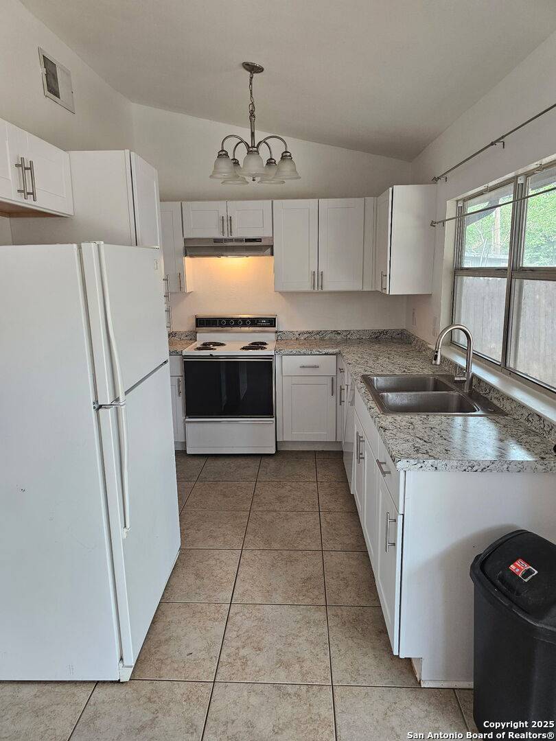 Live Oak, TX 78233,7713 Narrow Pass