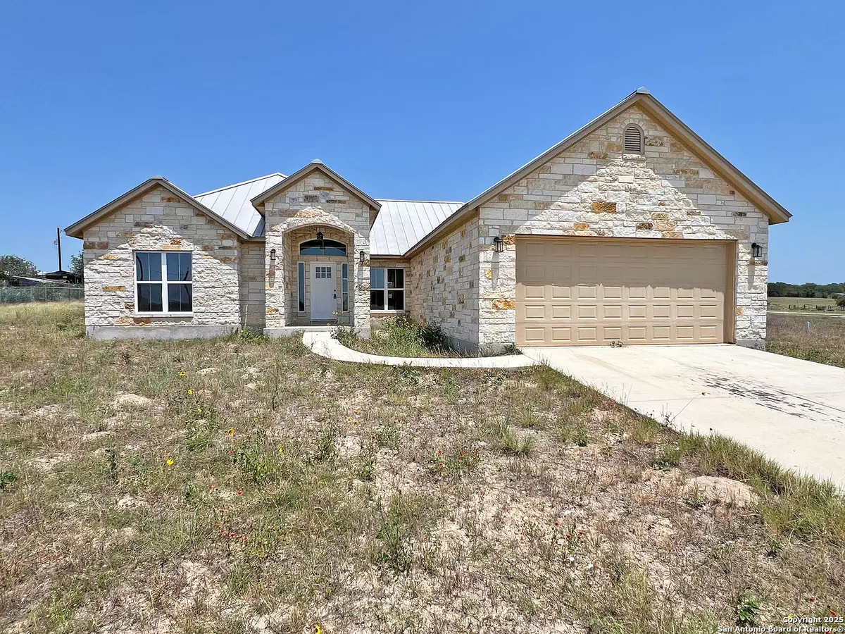La Vernia, TX 78121,200 Lakeview Cir