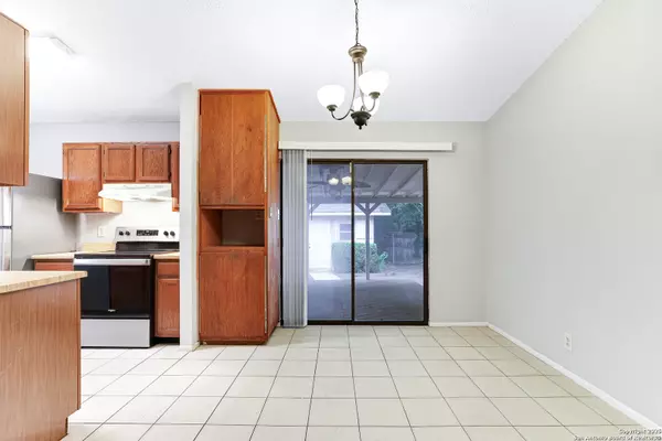 San Antonio, TX 78247,3951 Chimney Springs