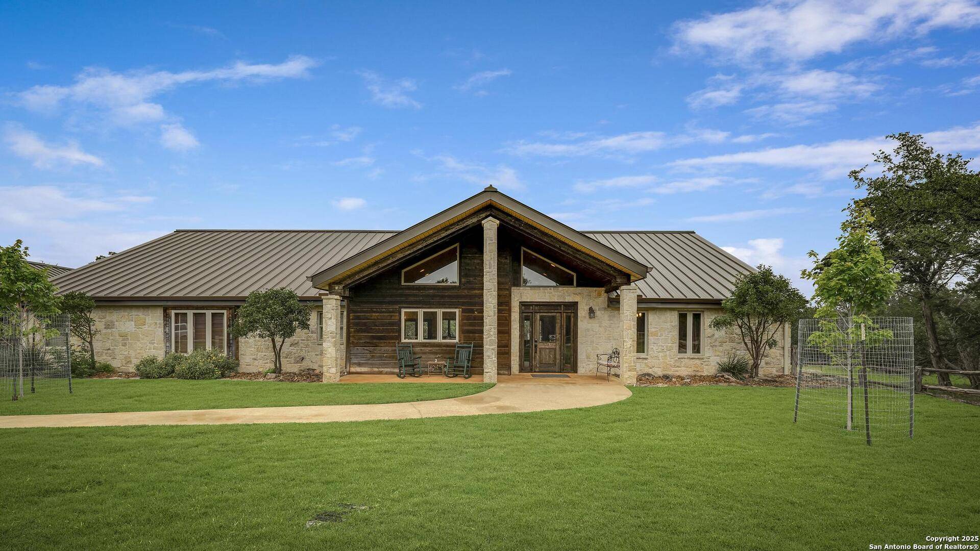 Kerrville, TX 78028,121 Spanish Oak Trail