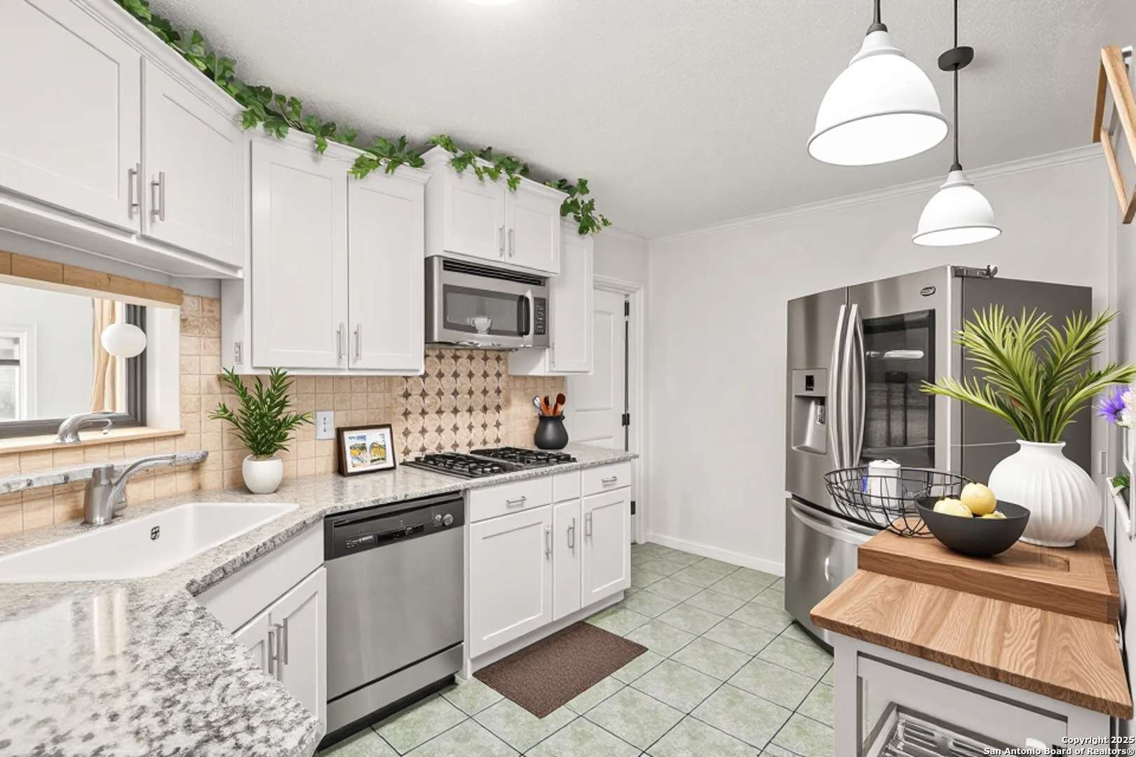 San Antonio, TX 78245,9927 Sandy Fld