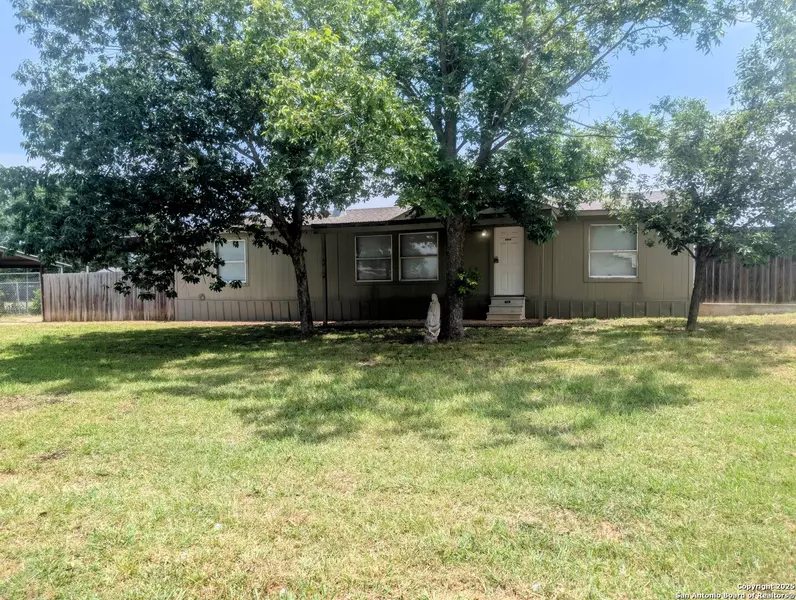 1131 Valeria, Marion, TX 78124