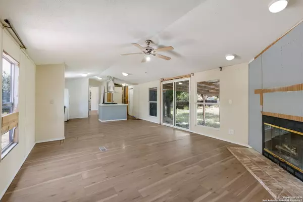 Marion, TX 78124,1125 Valeria Dr