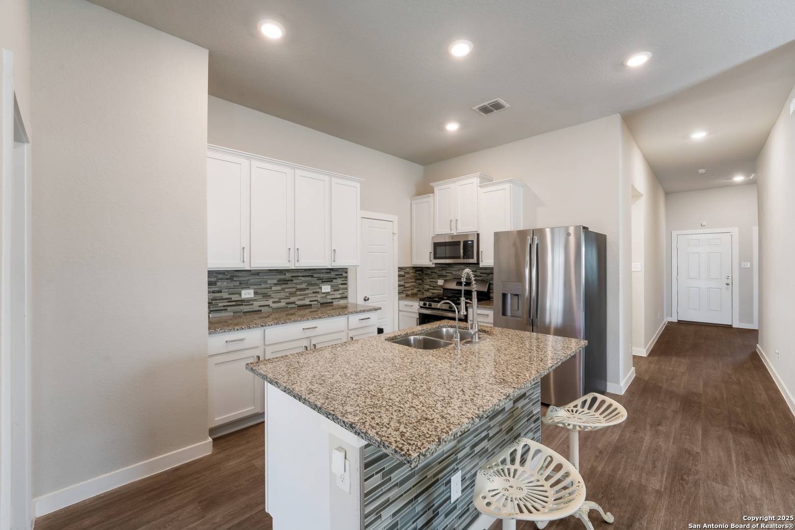 Converse, TX 78109,6955 Shiraz Way
