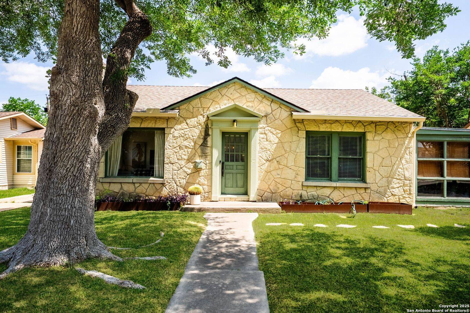 223 Mariposa Dr, San Antonio, TX 78212