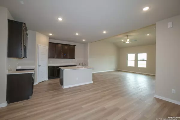 San Antonio, TX 78222,5926 Cienna Cove