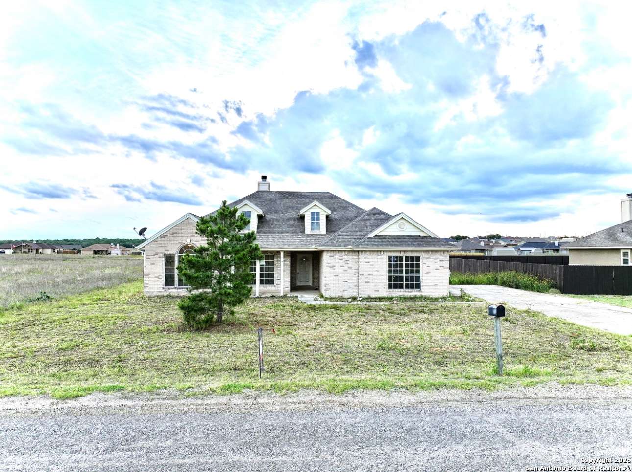 La Vernia, TX 78121,135 Muirfield