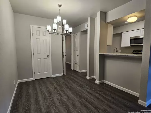 San Antonio, TX 78217-5772,2811 WOODBURY DR UNIT 302