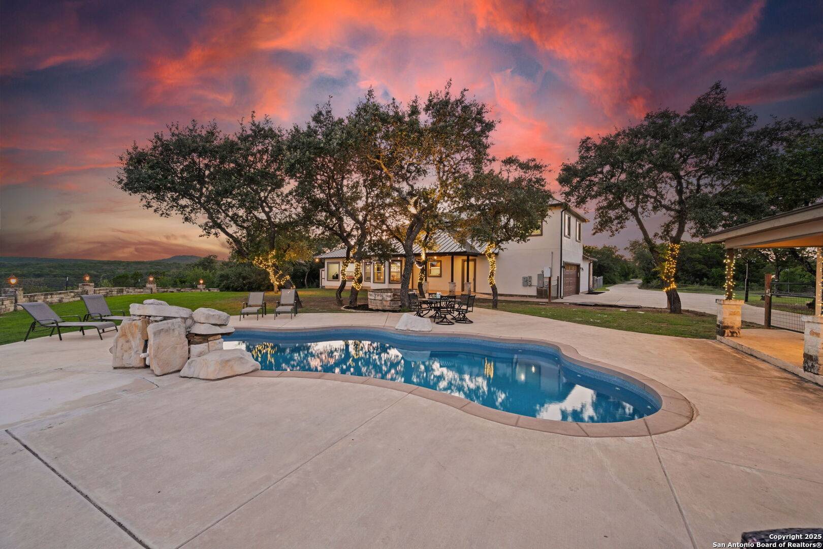 15311 Escarpment Oak, Helotes, TX 78023