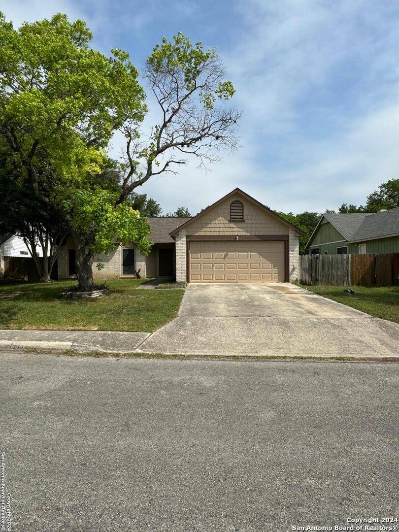 9239 GREENS POINT, San Antonio, TX 78250-3005