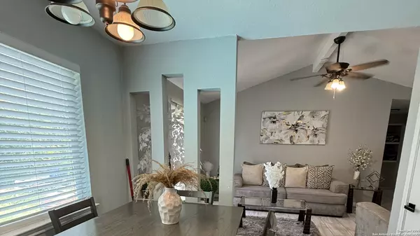 San Antonio, TX 78222,4338 Golden Spice