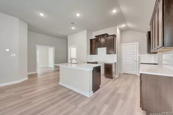 San Antonio, TX 78245,6220 Persimmon Lake