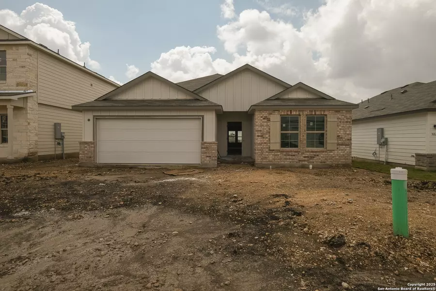 3018 Selhurst Street, Converse, TX 78109
