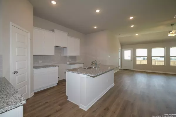 Converse, TX 78109,3018 Selhurst Street