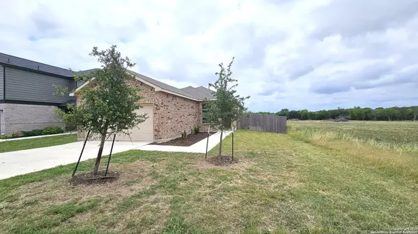 San Antonio, TX 78244,5930 Foster Bend