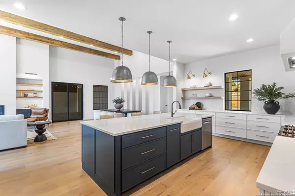 San Antonio, TX 78255,9527 Midsomer Place