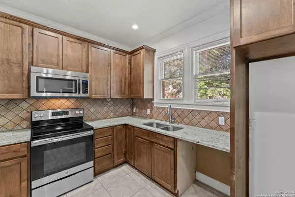 San Antonio, TX 78201,427 Donaldson