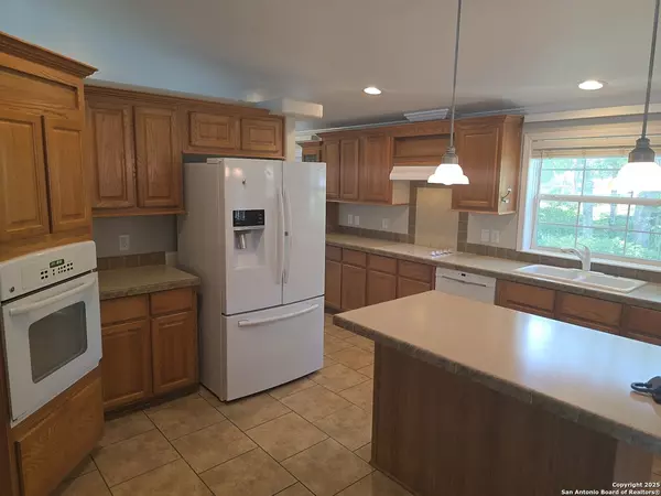 Rio Medina, TX 78066,7940 County Road 279