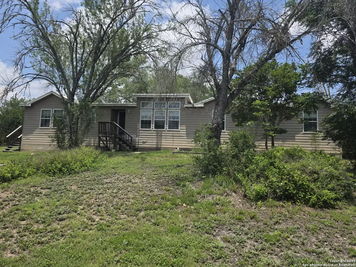 Rio Medina, TX 78066,7940 County Road 279