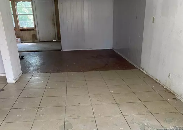 San Antonio, TX 78237,1743 Athel Ave