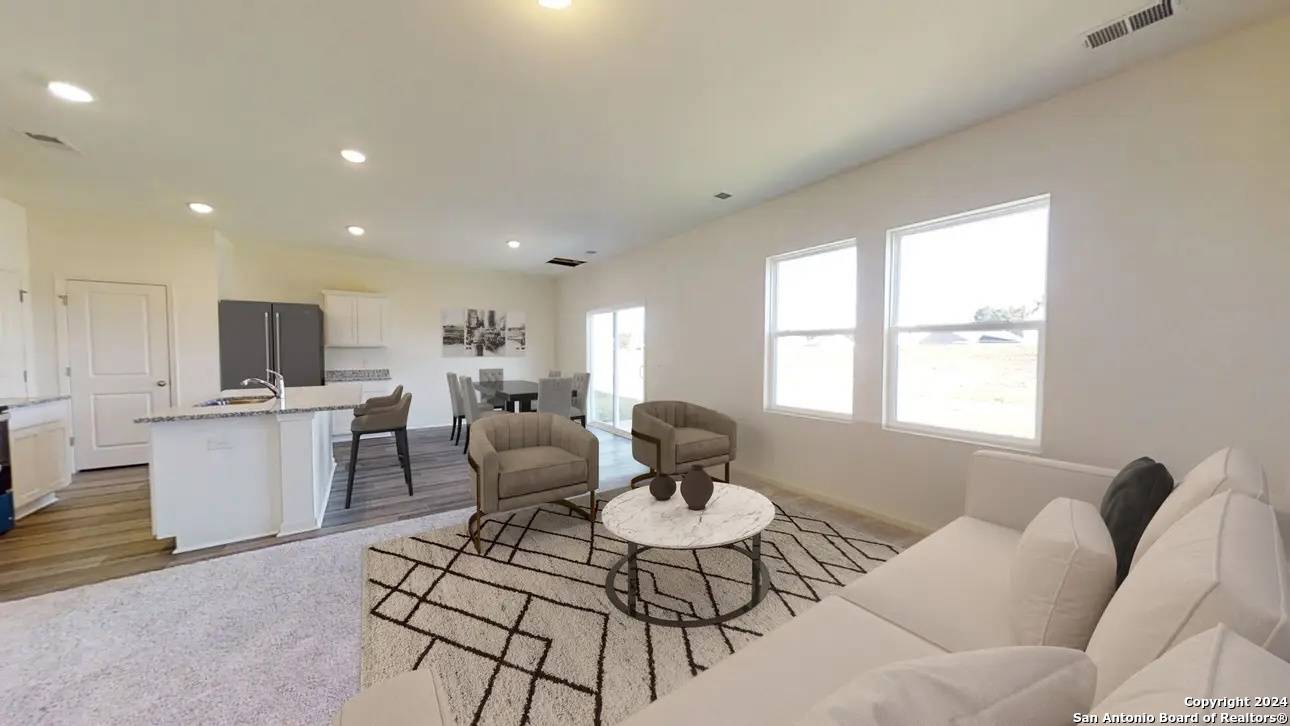 San Antonio, TX 78252,7709 Fox View