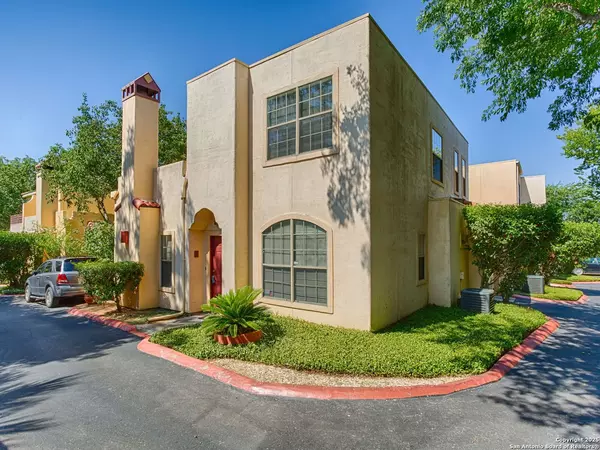 207 GRANDVIEW PL UNIT 3, San Antonio, TX 78209-5825