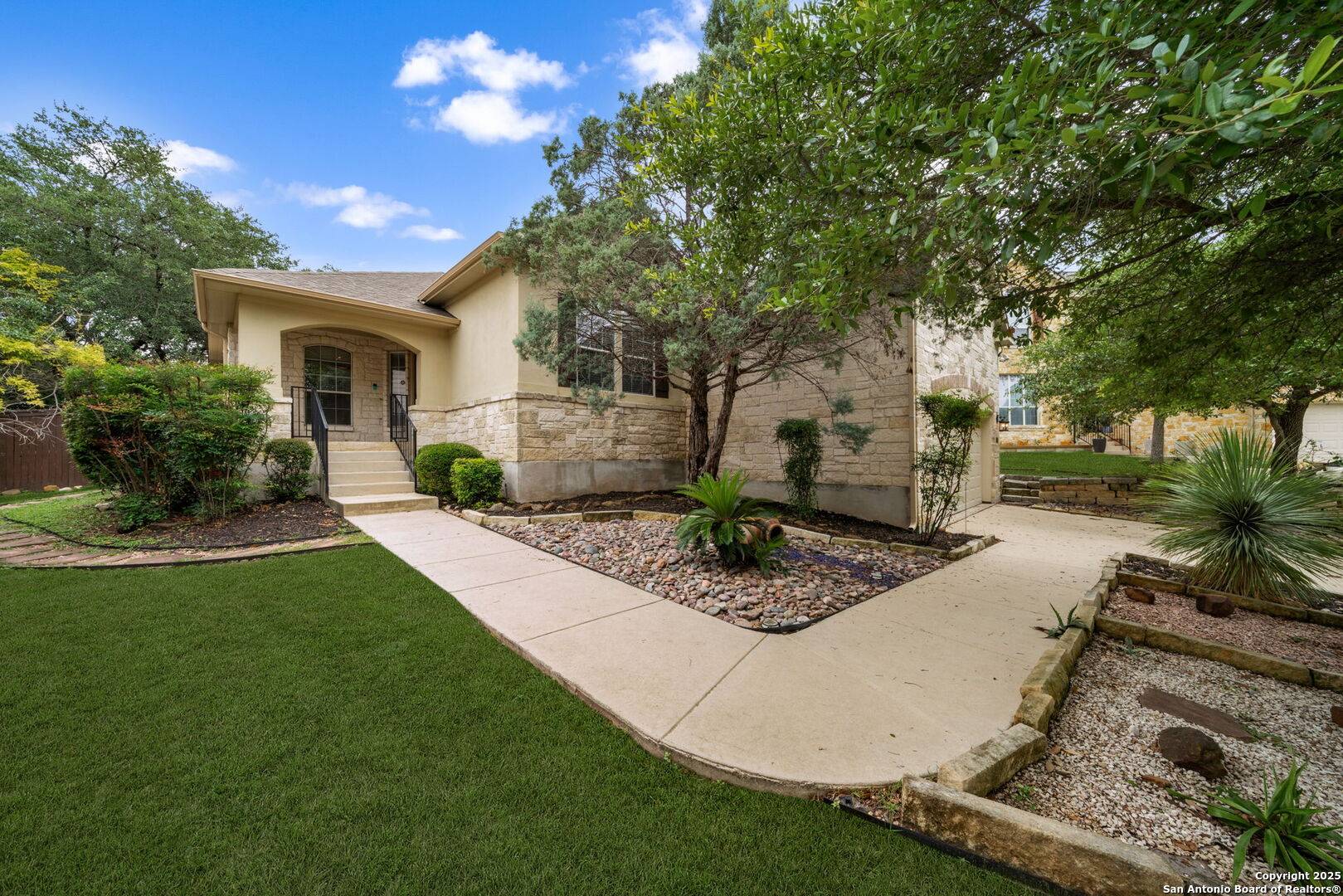 San Antonio, TX 78256,102 Blue Thorn