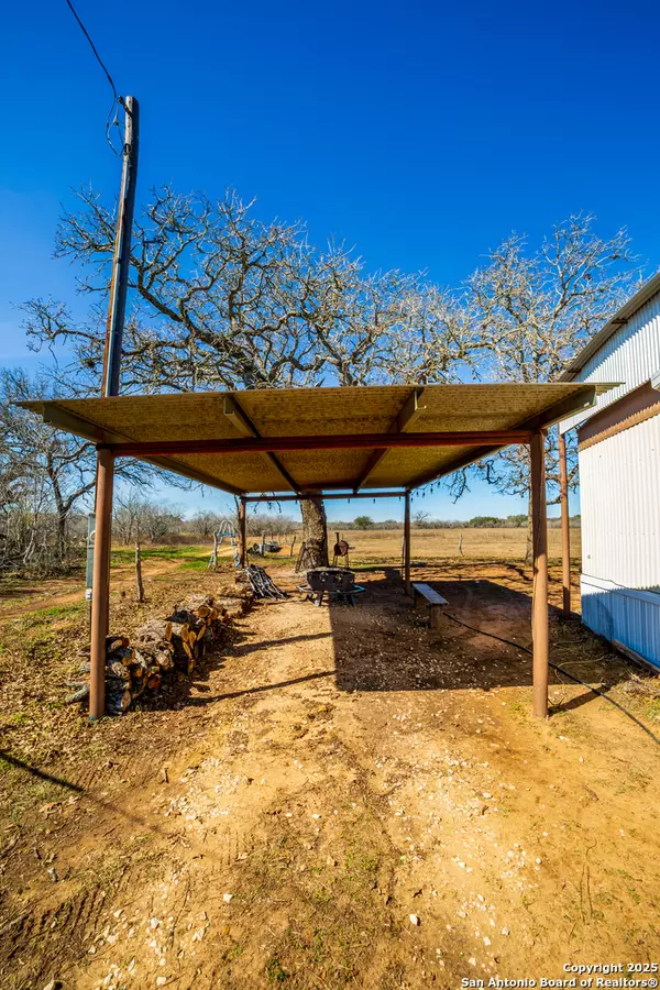 Floresville, TX 78114,762 CR 108