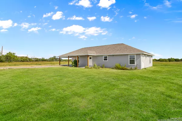 Natalia, TX 78059,1034 county road 6710