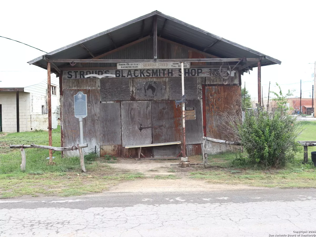 Devine, TX 78016,103 Herring