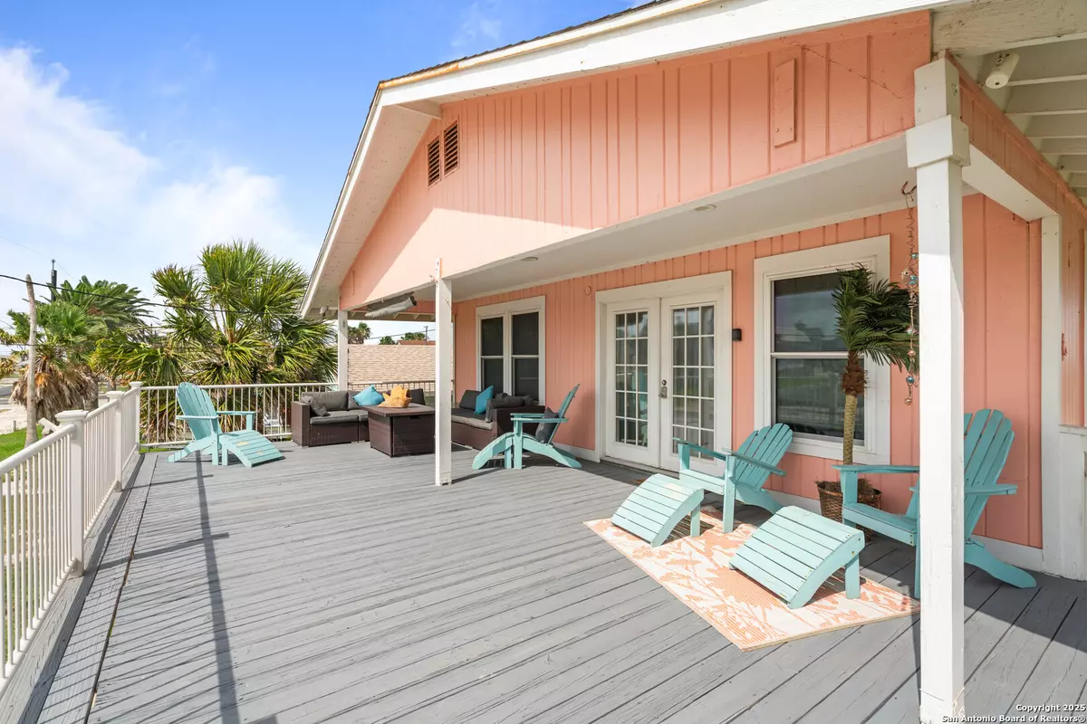 Rockport, TX 78382,1419 S Magnolia St