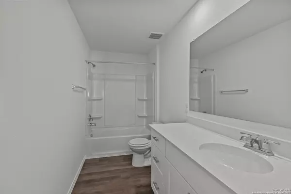 New Braunfels, TX 78130,870 Bluegrass Pt