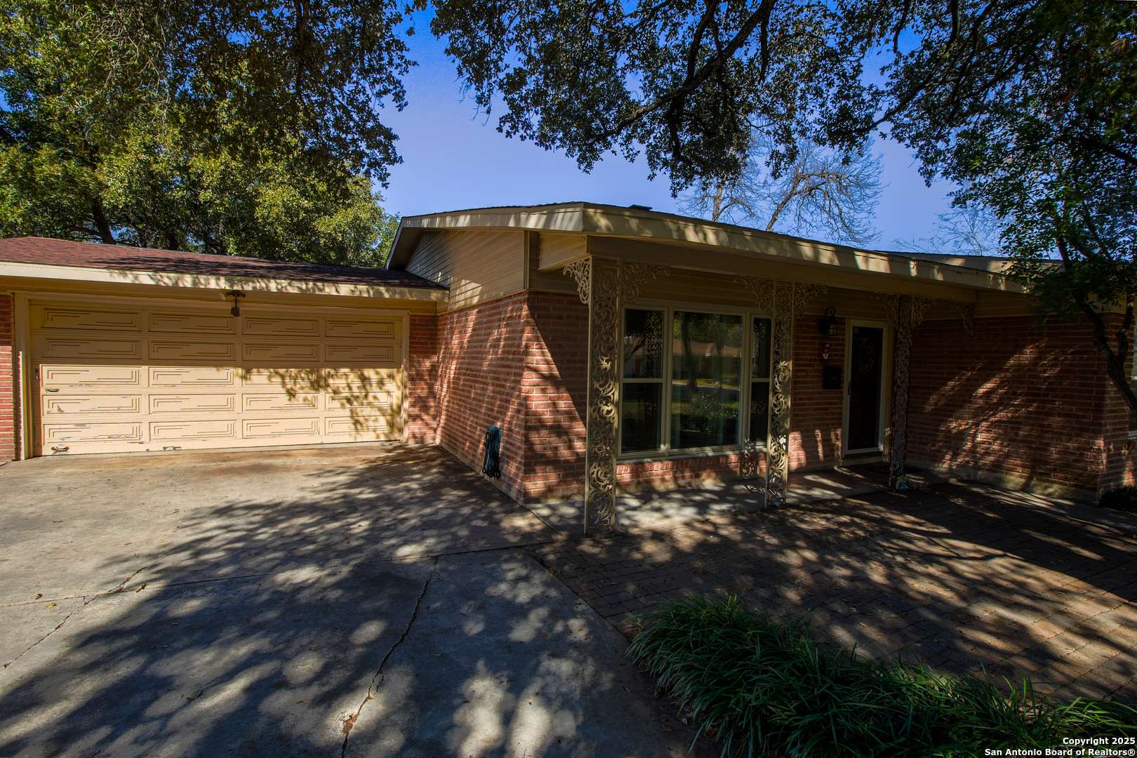 San Antonio, TX 78209,215 five oaks