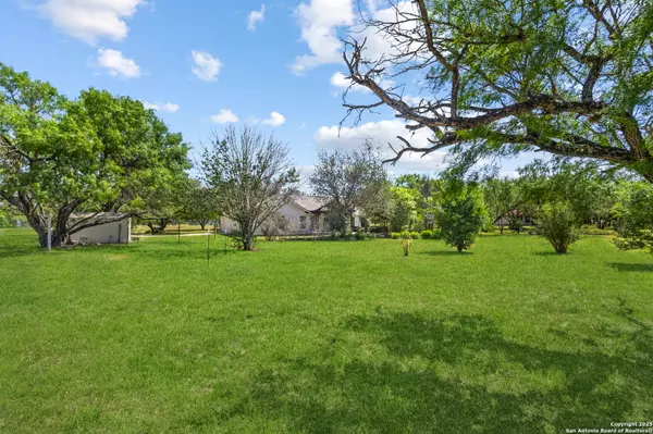 Von Ormy, TX 78073,5206 SAVANNAH BEND