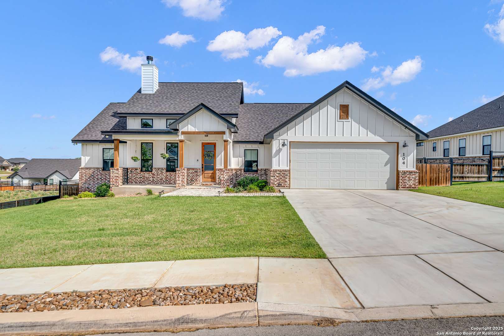 104 Bayberry Ct, La Vernia, TX 78121