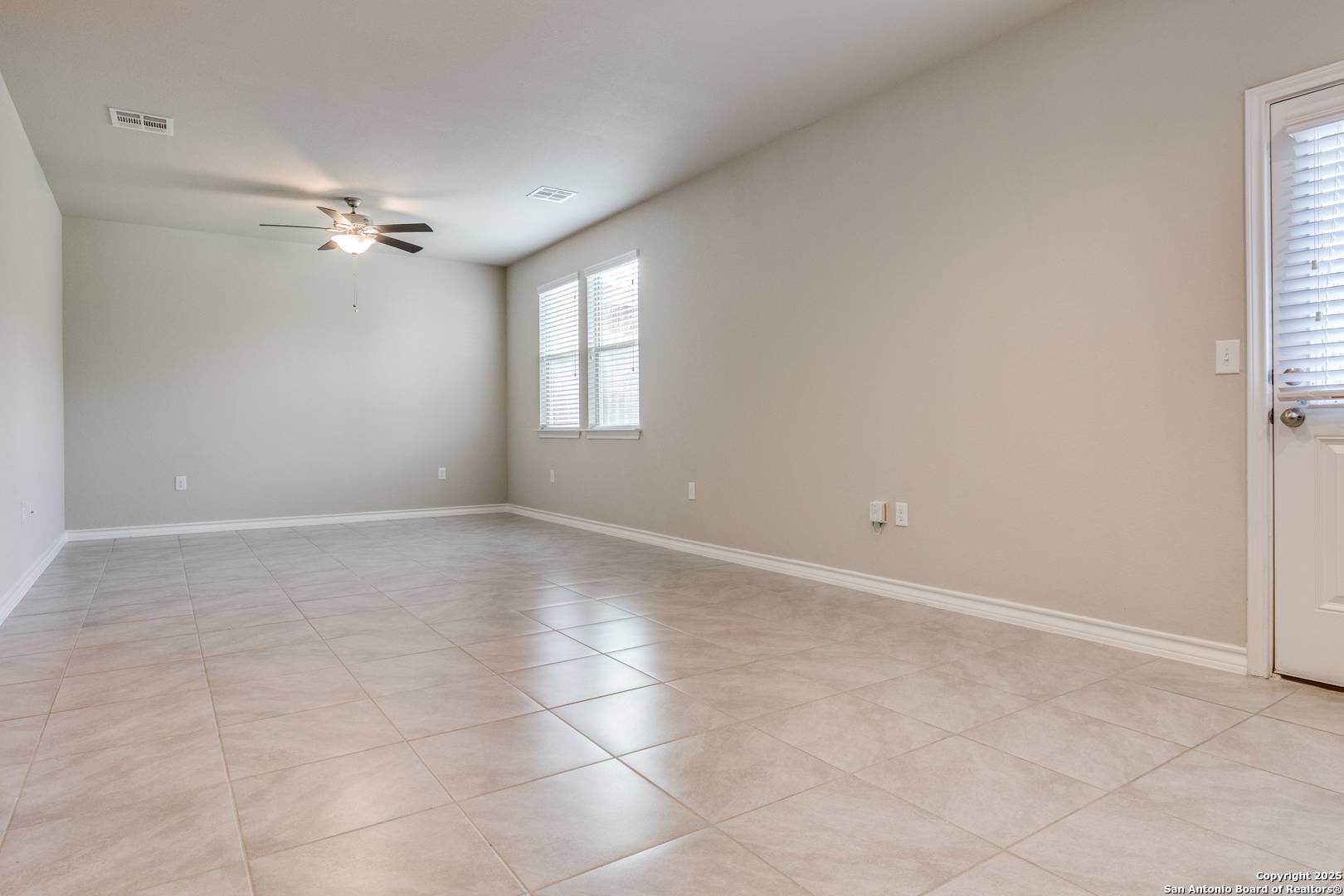 San Antonio, TX 78266,5614 Burr Bluff