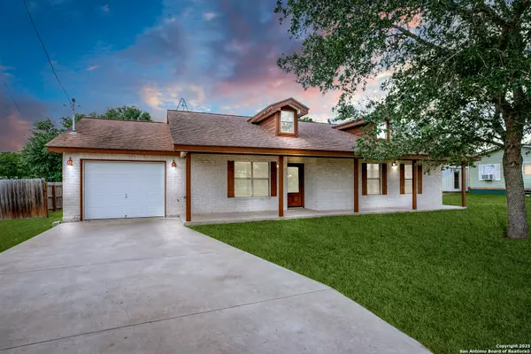 101 Sylvester, Poth, TX 78147